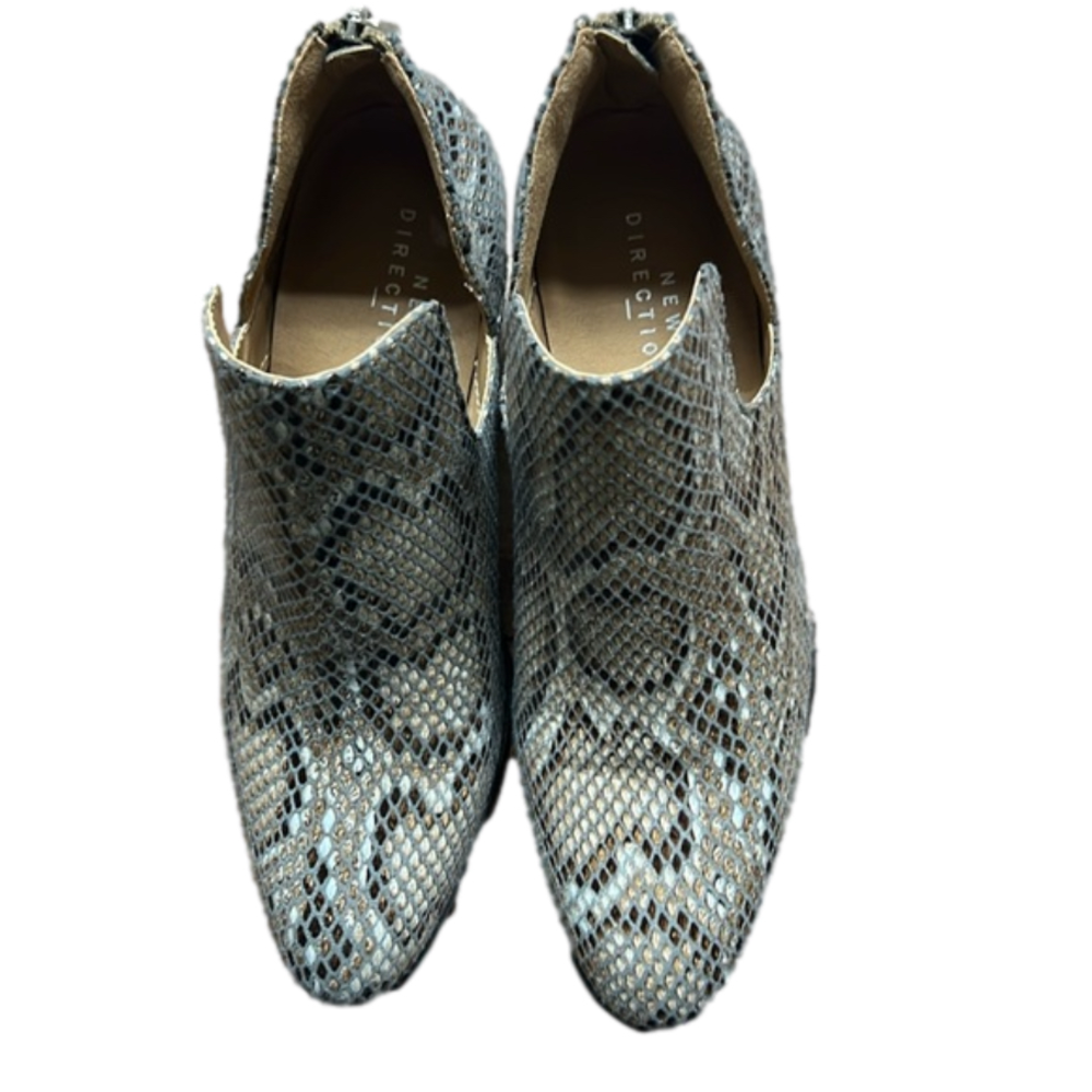 Women’s New Direction Snakeskin shoes with‎ zippered size 6M black gray brown